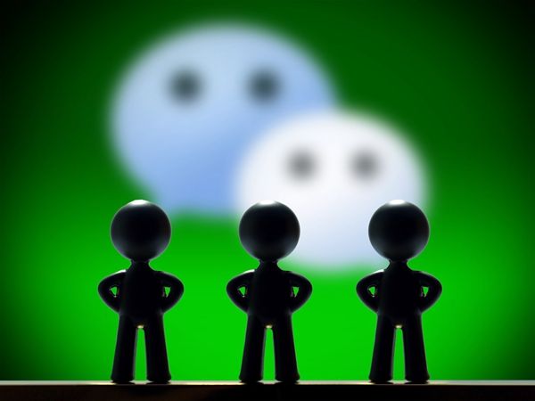 腾讯公开看衰夸夸群 难挡相关微信小程序蜂拥上线